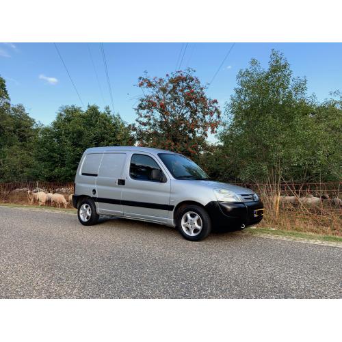 Peugeot Partner 1.9 Diesel Avantage. 5 versnellingen. Elektrische ramen.
