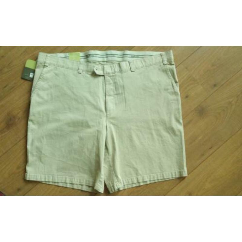 Mooie beige korte broek met stretchband mt. 62 - nieuw