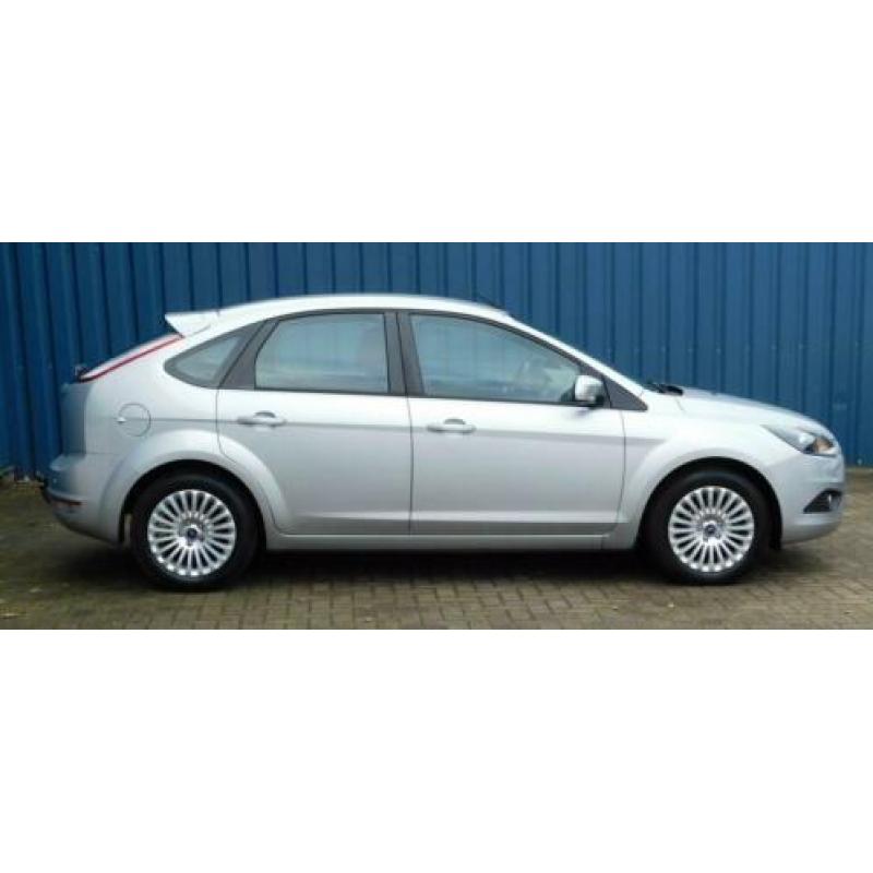 Ford Focus 1.8 Limited " 1 Eign | Navi | Trekhaak | 5 Deurs