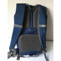 Lowepro Photo Hatchback 16L AW Blauwe fotorugzak + regenhoes