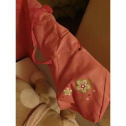 Pre natal travel cot