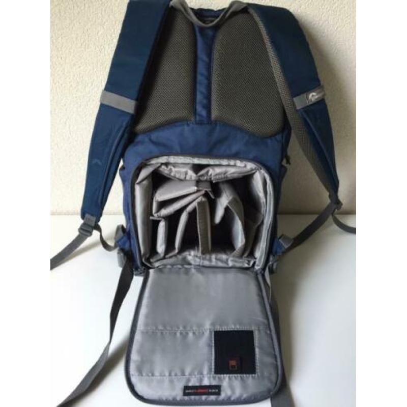 Lowepro Photo Hatchback 16L AW Blauwe fotorugzak + regenhoes