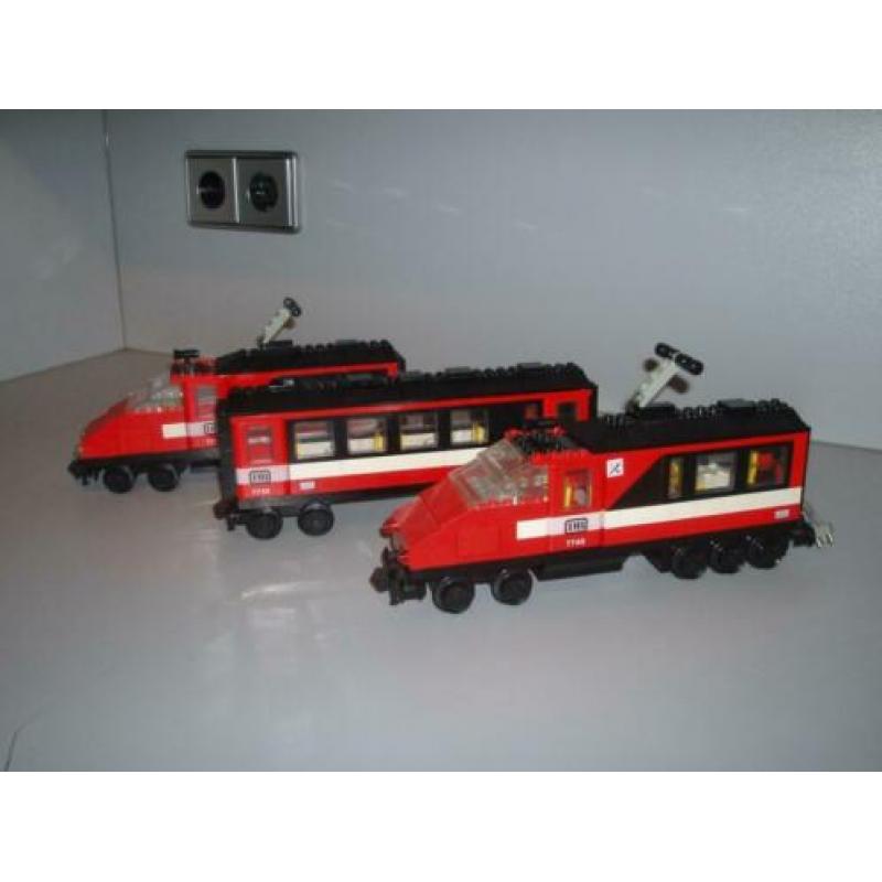 LEGO 12v Trein 7745 Complete Trein in perfecte staat!!!!