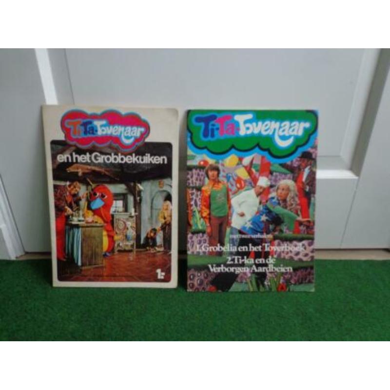 2 plaatjesalbums AH, Tita Tovenaar en het Grobbekuiken,1972
