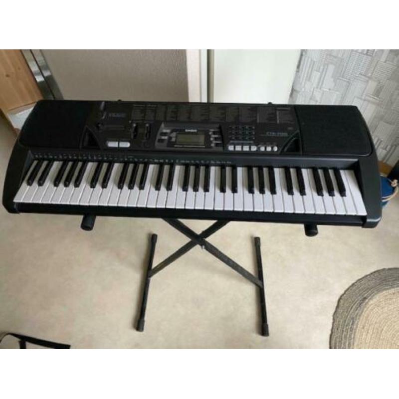 keyboard Casio CTK-700, met standaard