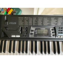 keyboard Casio CTK-700, met standaard