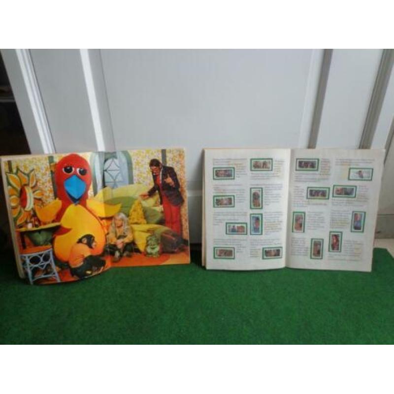 2 plaatjesalbums AH, Tita Tovenaar en het Grobbekuiken,1972