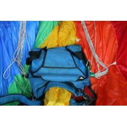 parachute rechthoekig met harnas