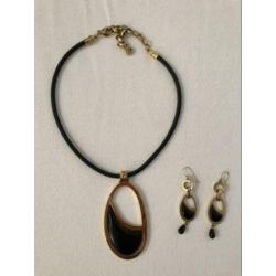 Mooie ketting en oorbellen van Myka