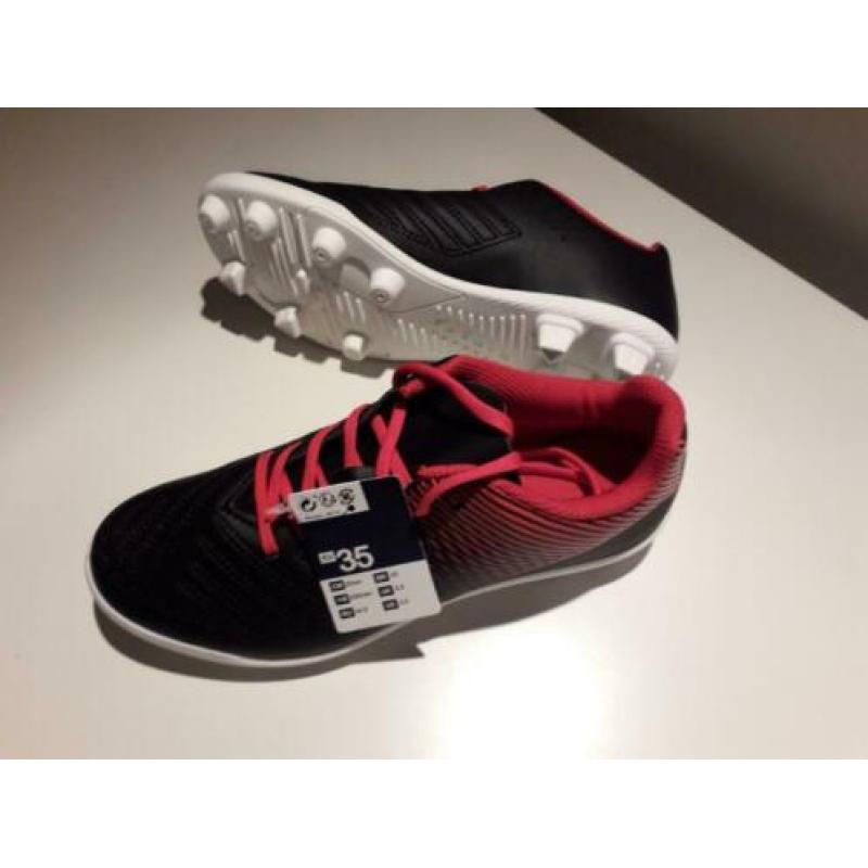 kinder voetbalschoenen nieuw maat 35