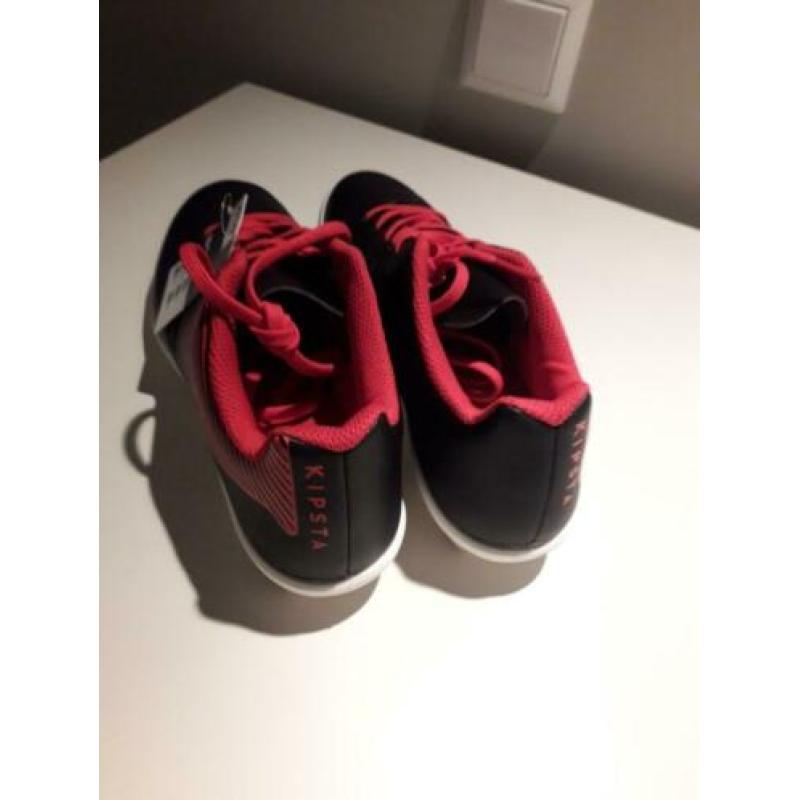 kinder voetbalschoenen nieuw maat 35