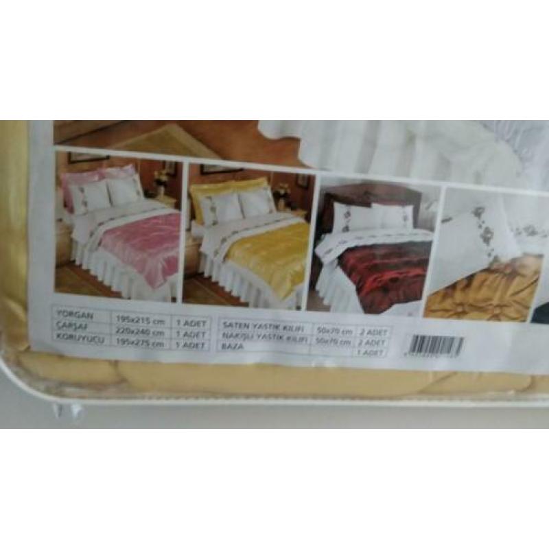 Dekbed slaapset 195 x 215 helemaal nieuw