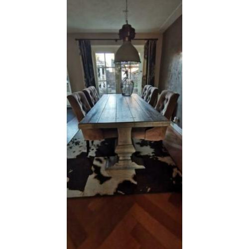 Klooster/kasteel tafel