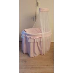 Zachte roze baby wiegje