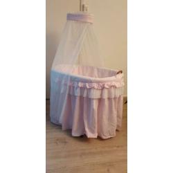 Zachte roze baby wiegje