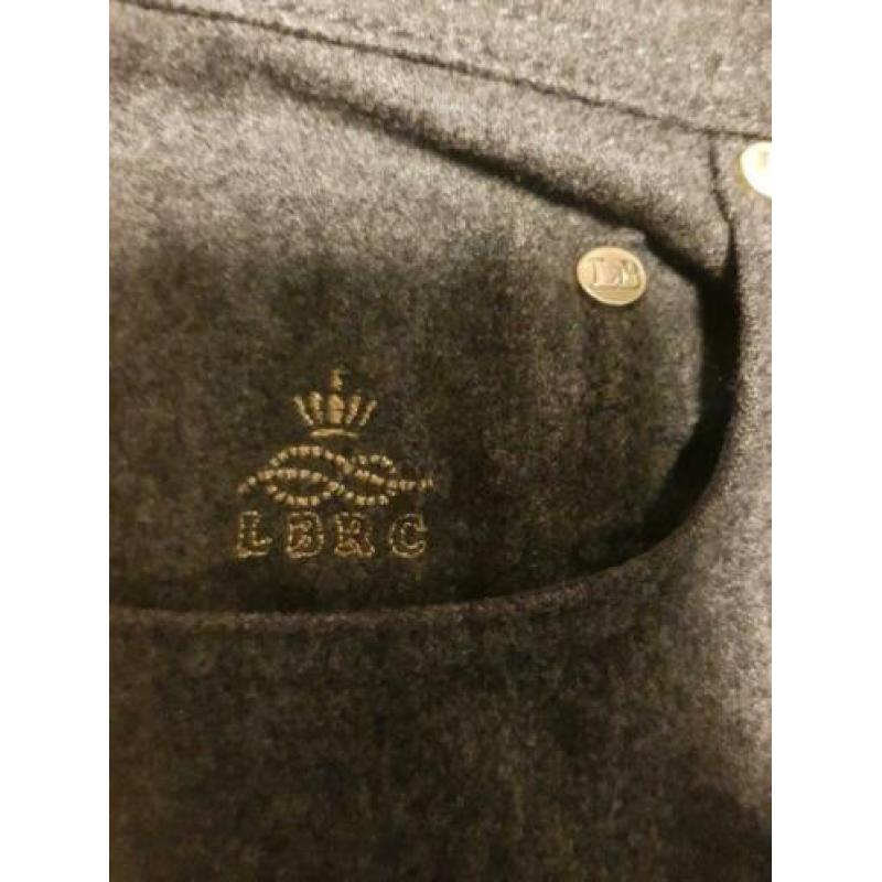 Een z.g.a.n. Luigi  Borrelli royaal broek , maar 34.