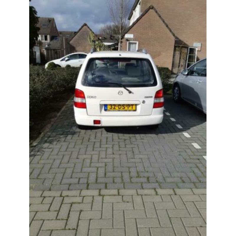 Mazda Demio 1.3 Comfort 1999 Wit
