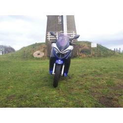 AGM touring in nette staat