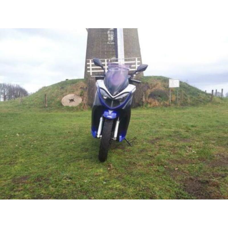 AGM touring in nette staat