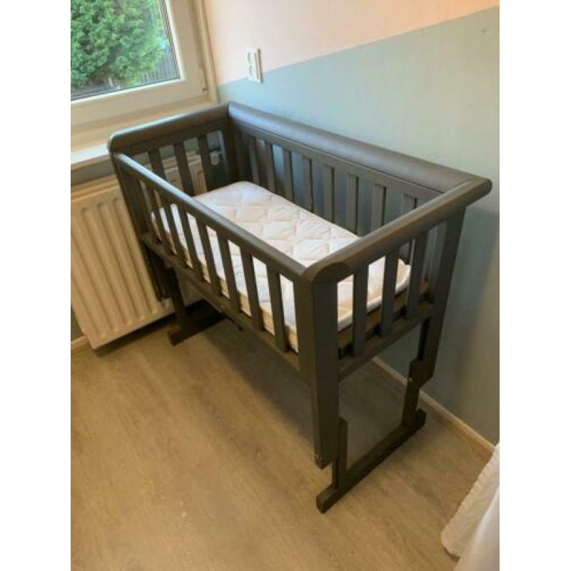 Aanschuifwiegje baby wieg bedje