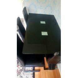 Eettafel met 4 stoelen