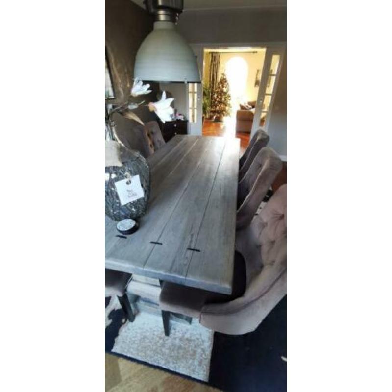 Klooster/kasteel tafel