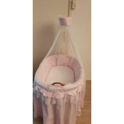 Zachte roze baby wiegje