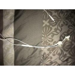 AKG SAMSUNG s10+ oortjes