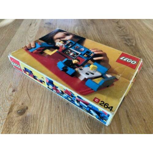 Lego 264: Complete livingroom with 2 figures uit 1974