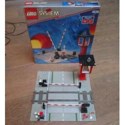 Lego System * 9v Manual Level Crossing * 4539 incl doos