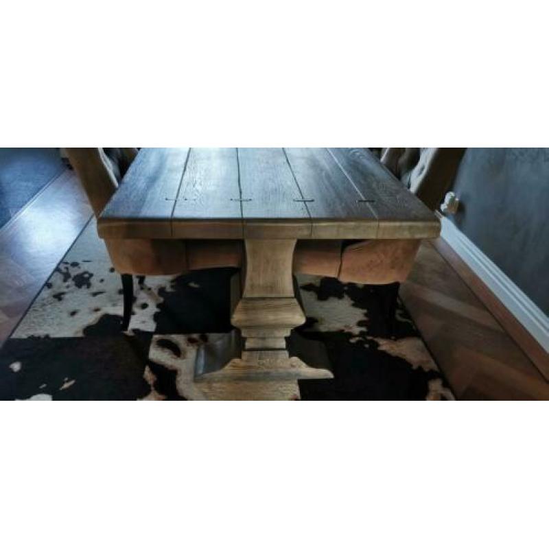 Klooster/kasteel tafel