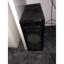 Pc+scherm+bureau en boxxen
