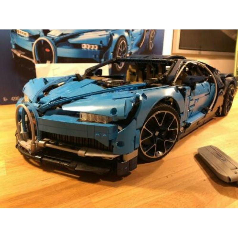 Lego Technic 42083 - Bugatti Chiron (100% compleet)