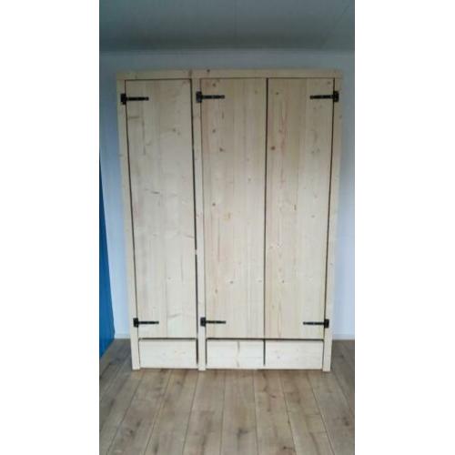 Kledingkast steigerhout