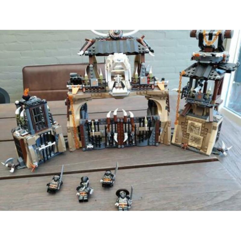 Lego Ninjago 70655 Drakenkuil en 70654 Dieselnaut
