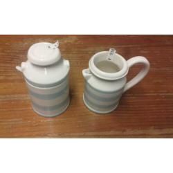 Puckator, wit met blauw servies, theekan, suikerpot, peper