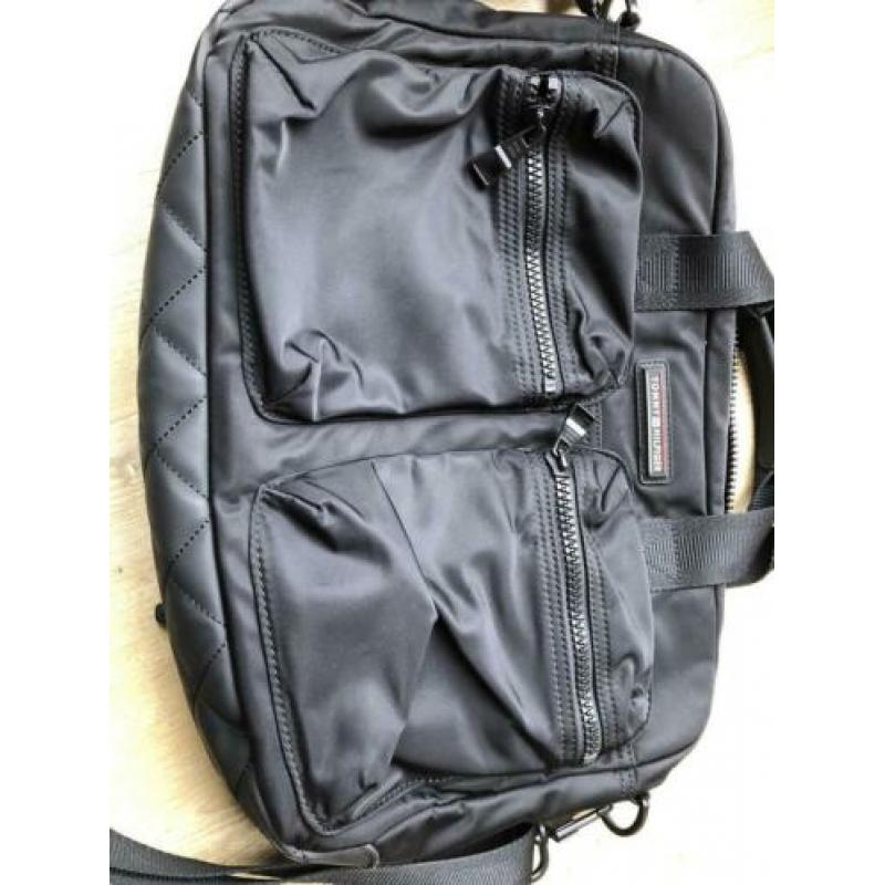 Laptoptas van Tommy Hilfiger 15’. Donker blauw