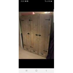 Kledingkast steigerhout