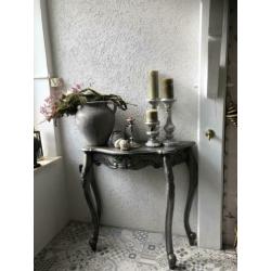 Prachtige sidetable in perfecte staat