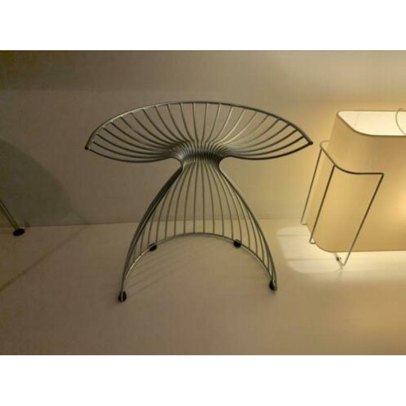 Scandinavische design draadkruk