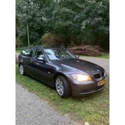 BMW 3-Serie 2.0 318 I Touring 2007 Grijs