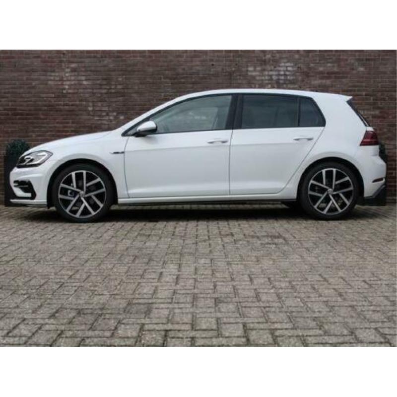 v.a. € 454 p/m | Volkswagen Golf 1.5 TSI Highline 150PK DSG