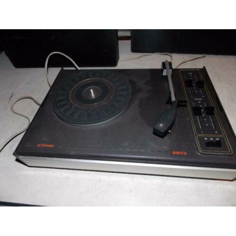 Aristona 2603 platenspeler met ingebouwde versterker en luid