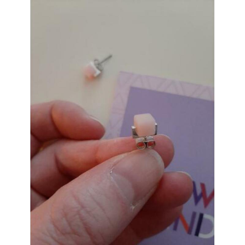 & Other Stories oorbellen zilver en roze rubber