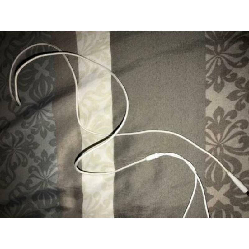 AKG SAMSUNG s10+ oortjes