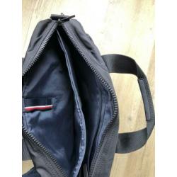 Laptoptas van Tommy Hilfiger 15’. Donker blauw
