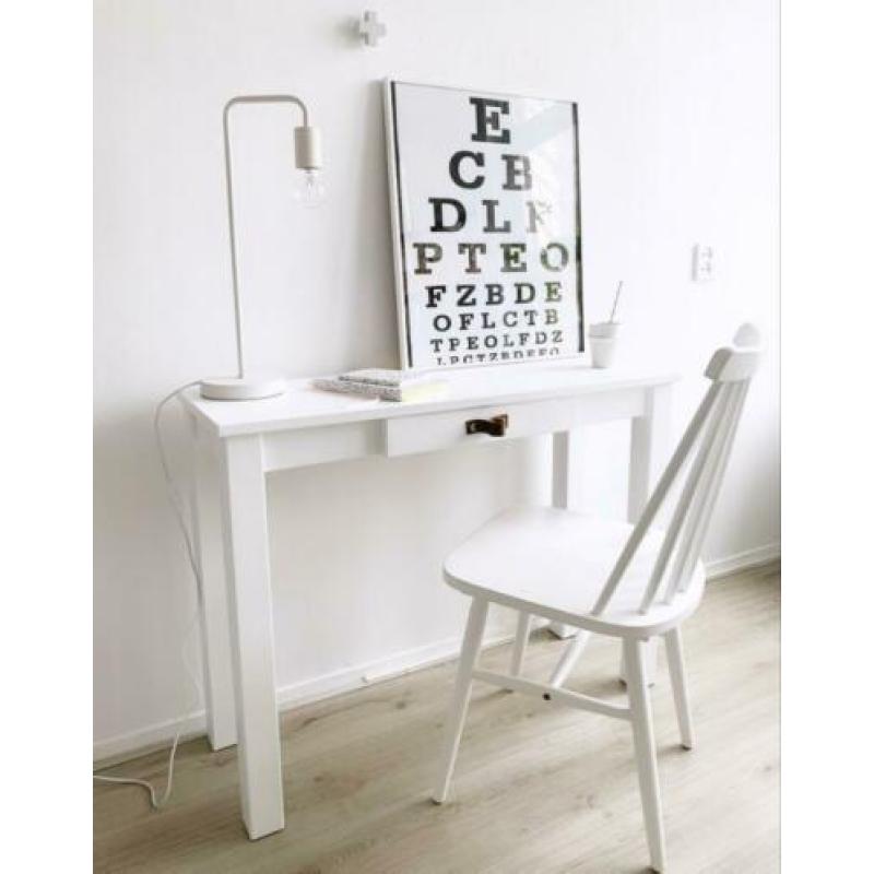 Gave witte sidetable / bureautje met leren handgreep .