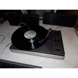 Aristona 2603 platenspeler met ingebouwde versterker en luid