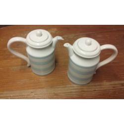 Puckator, wit met blauw servies, theekan, suikerpot, peper