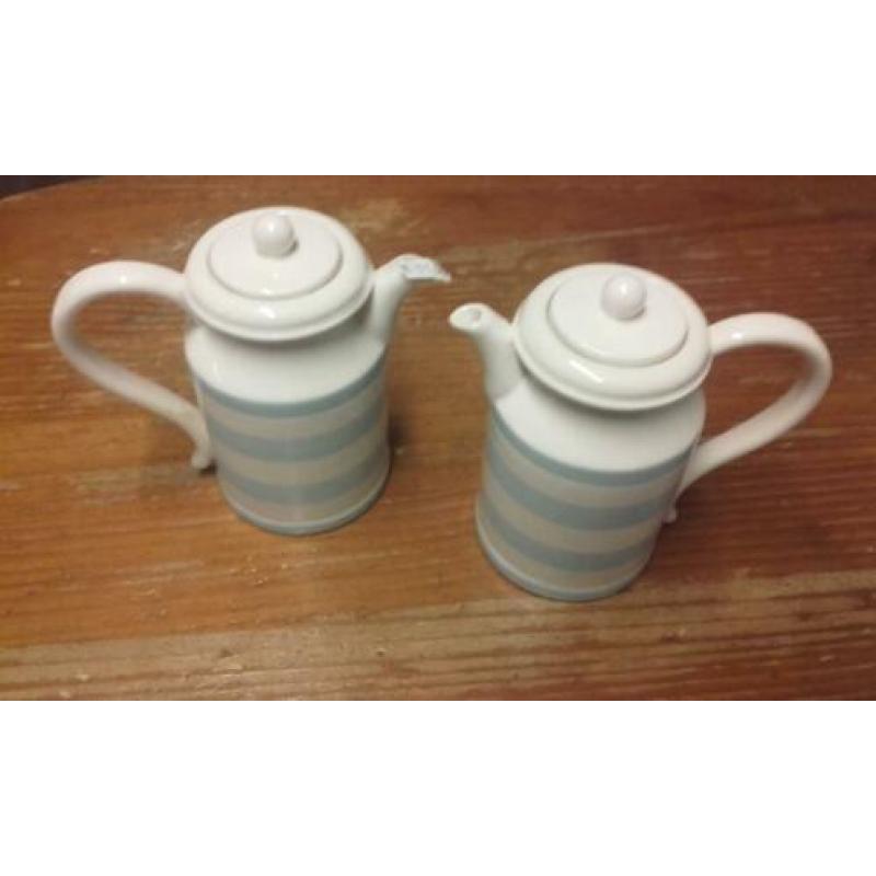 Puckator, wit met blauw servies, theekan, suikerpot, peper